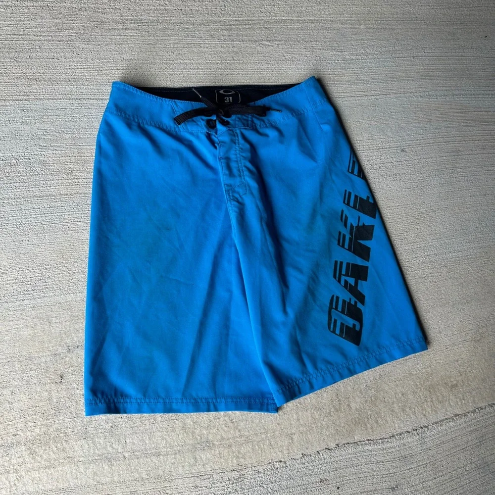 Vintage 2000s Y2K Oakley men's 31 board shorts